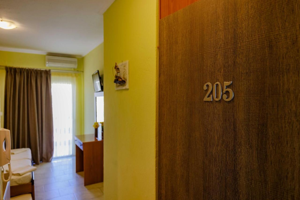 Dionisos Apartments Паралия-Дионисиу Экстерьер фото